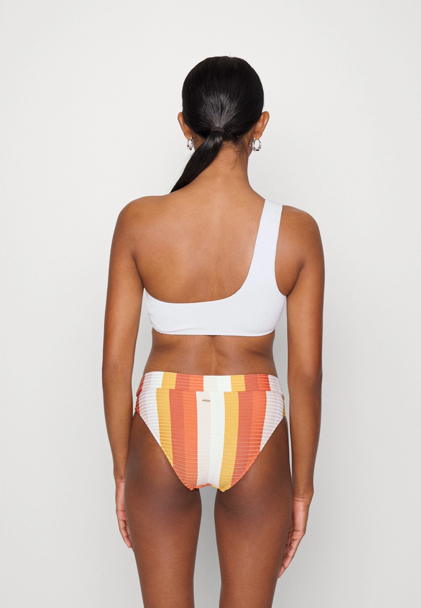 Polo Ralph Lauren TWIST ONE SHOULDER RING - Góra Od Bikini - Warm White 5 Polo Ralph Lauren TWIST ONE SHOULDER RING - Góra Od Bikini - Warm White - obrazek 3