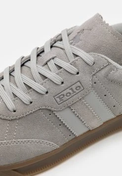 Polo Ralph Lauren AERA LACE UNISEX - Sneakersy Niskie - Soft Grey -Polo Ralph Lauren 2f268e842ce4447cad41b4ed79f6761d