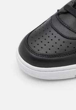 Polo Ralph Lauren POLO LUX UNISEX - Sneakersy Niskie - Black/gold 13 Polo Ralph Lauren POLO LUX UNISEX - Sneakersy Niskie - Black/gold -Polo Ralph Lauren 4b040764668e4a14a9a4f04b3194c538