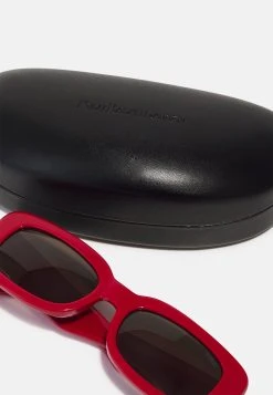 Polo Ralph Lauren UNISEX - Okulary Przeciwsłoneczne - Shiny Dark Red/dark Green 8 Polo Ralph Lauren UNISEX - Okulary Przeciwsłoneczne - Shiny Dark Red/dark Green -Polo Ralph Lauren 6baaa1a003aa4cd58544b66f1443940c