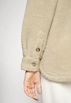 Polo Ralph Lauren ANSTA LONG SLEEVE BUTTON FRONT - Krótki Płaszcz - Spring Beige -Polo Ralph Lauren ccb67458c6764a57b08d0984268ea75c