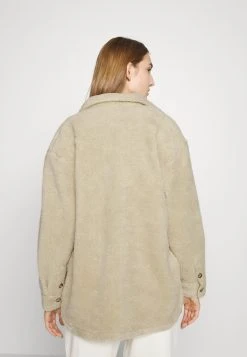 Polo Ralph Lauren ANSTA LONG SLEEVE BUTTON FRONT - Krótki Płaszcz - Spring Beige -Polo Ralph Lauren d15780557cd742bdbe863148efcdc923