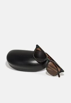 Polo Ralph Lauren UNISEX - Okulary Przeciwsłoneczne - Shiny Dress Gordon/brown 10 Polo Ralph Lauren UNISEX - Okulary Przeciwsłoneczne - Shiny Dress Gordon/brown -Polo Ralph Lauren eb9237db6f394a2ba08a21505f07e3fa