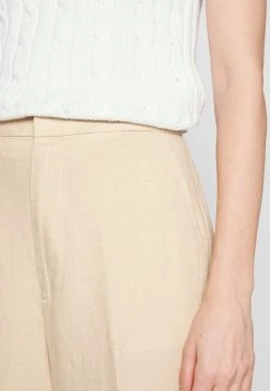 Polo Ralph Lauren FULL LENGTH FLAT FRONT - Spodnie Materiałowe - Basic Sand 11 Polo Ralph Lauren FULL LENGTH FLAT FRONT - Spodnie Materiałowe - Basic Sand -Polo Ralph Lauren eebd46e2e2ad411e9ddf966c33b0bc73